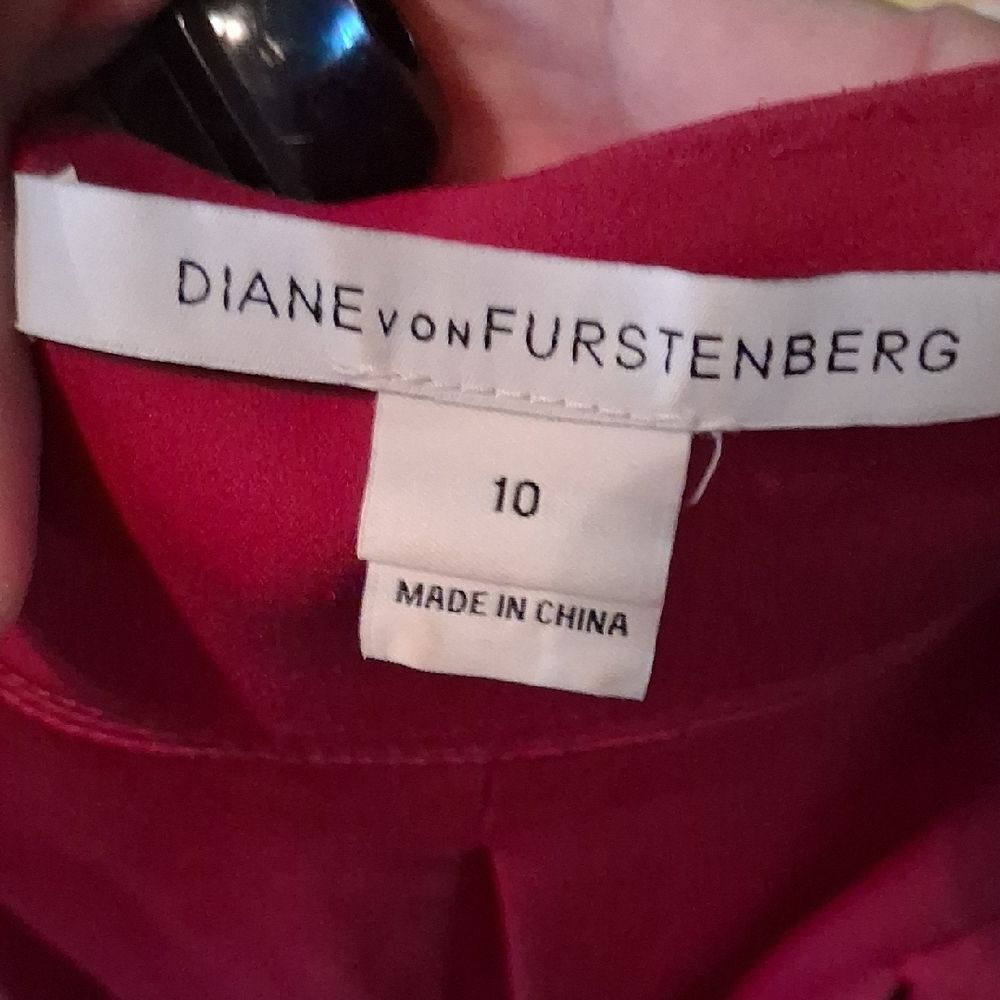 Diane Von Furstenberg Deep Red Wrap Silk Blouse Size 10 - Picture 9 of 16